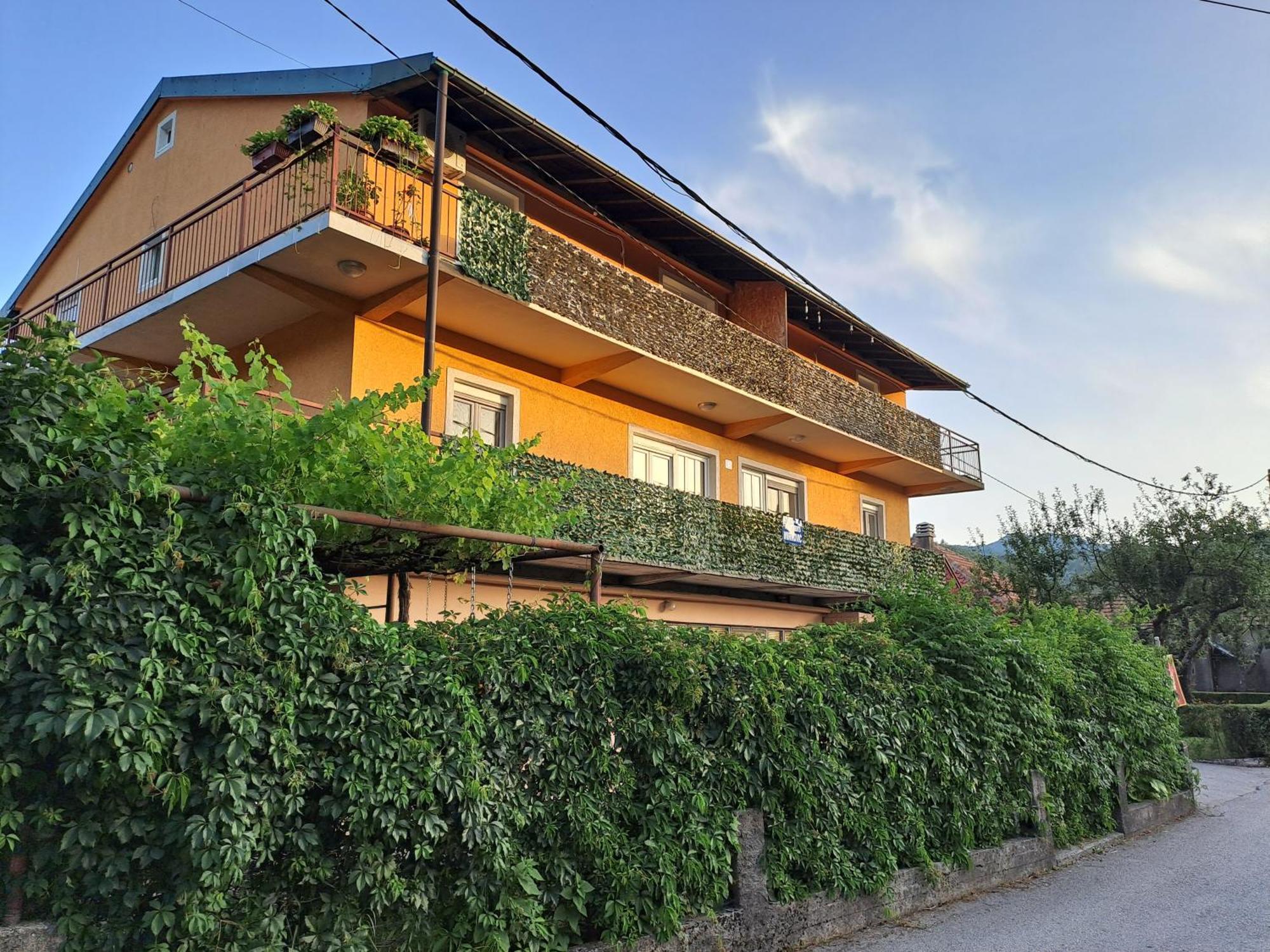 Apartments Mirkovic Цетине Экстерьер фото